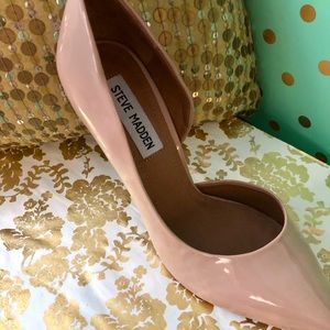 Steve Madden patent pumps - Simple yet seductive!